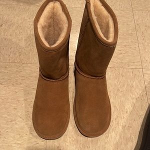 NWOT Bearpaw Tall Boots